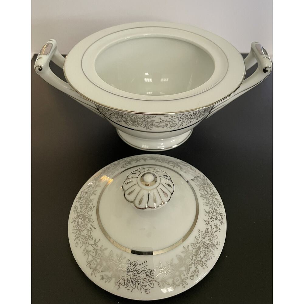 Seyei Fine China Japan Sugar Bowl Brilliant 3208 Porcelain. Excellent Condition!